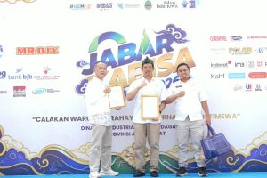 Penyerahan sertifikat SNI Pasar Rakyat oleh Pemprov Jawa Barat di JABAR KABISA 2026, Sport Jabar Arcamanik Bandung